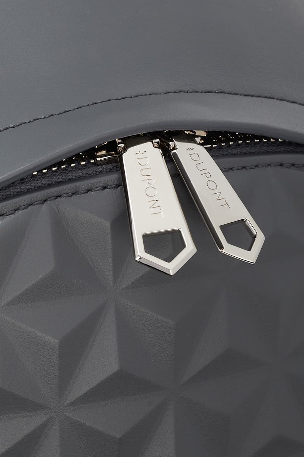 24 에이펙스 백팩  그레이 N1AX221GN2