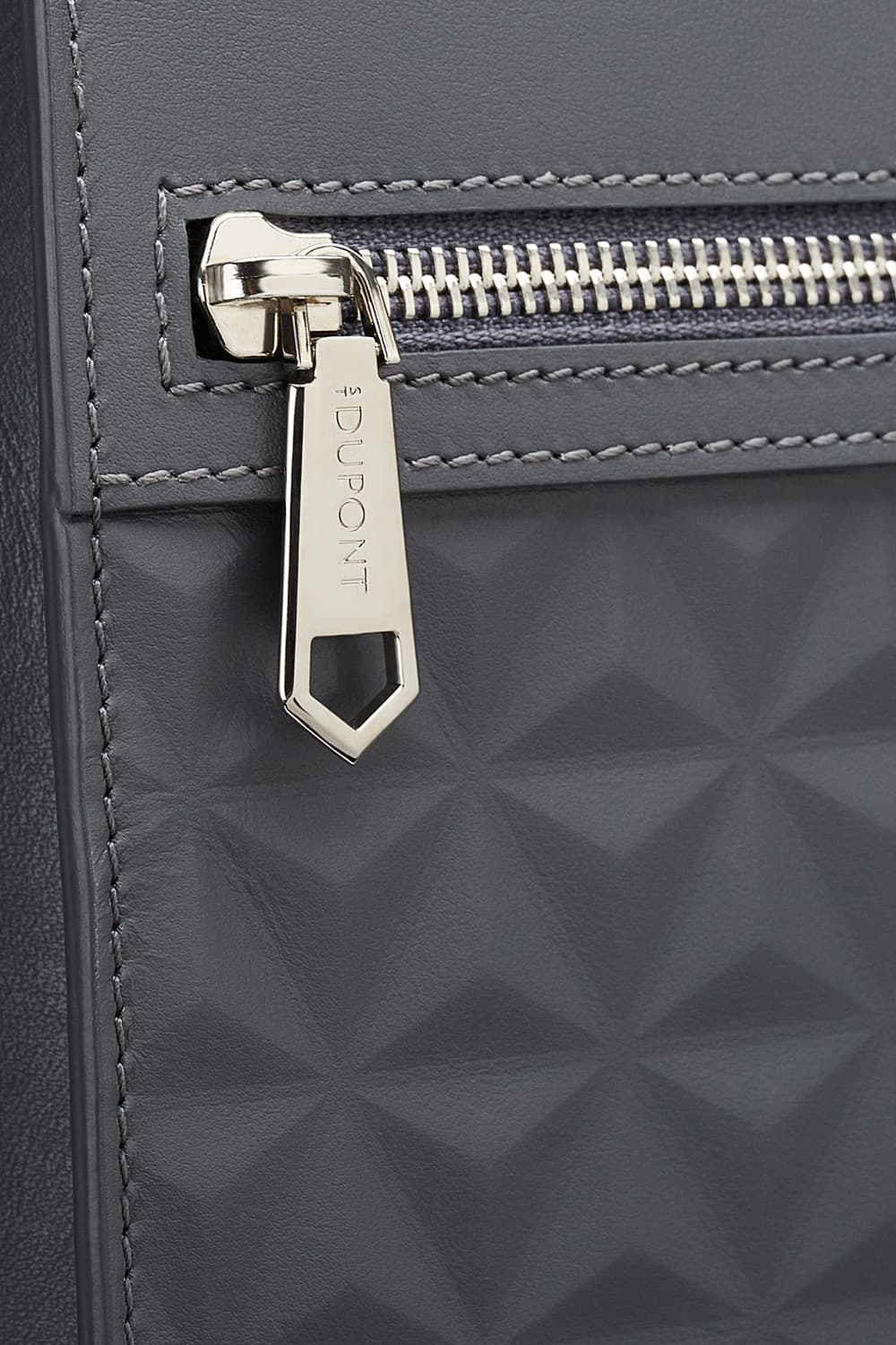 24 에이펙스 미디움 클러치 그레이 N1AX212GN2