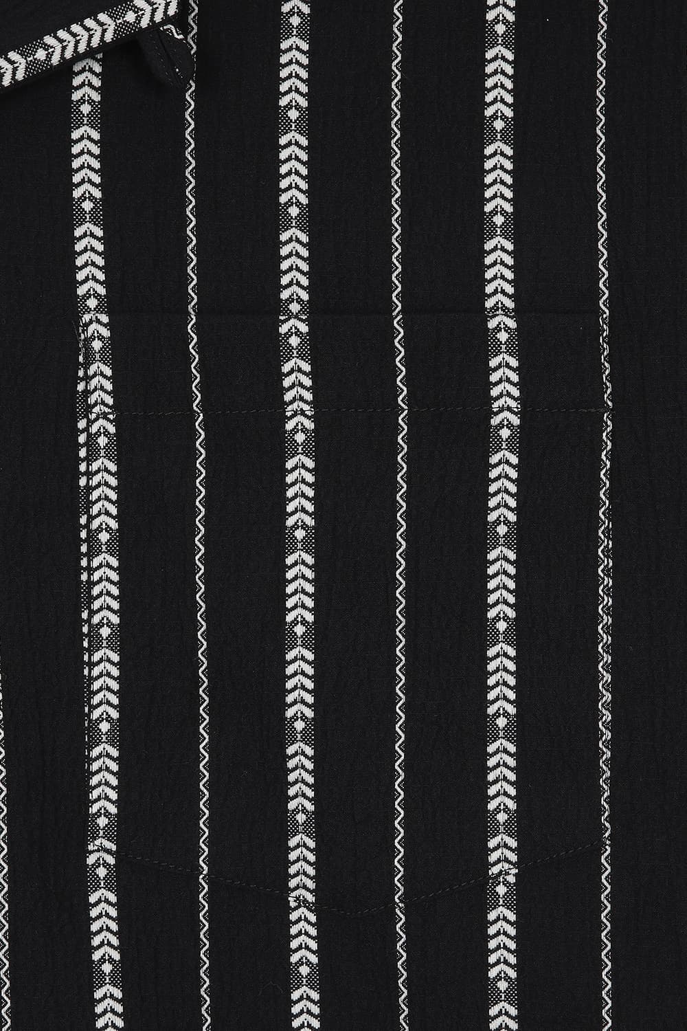 코튼 일러스트 스프라이프 테일러드 카라 106 블랙 반소매 셔츠