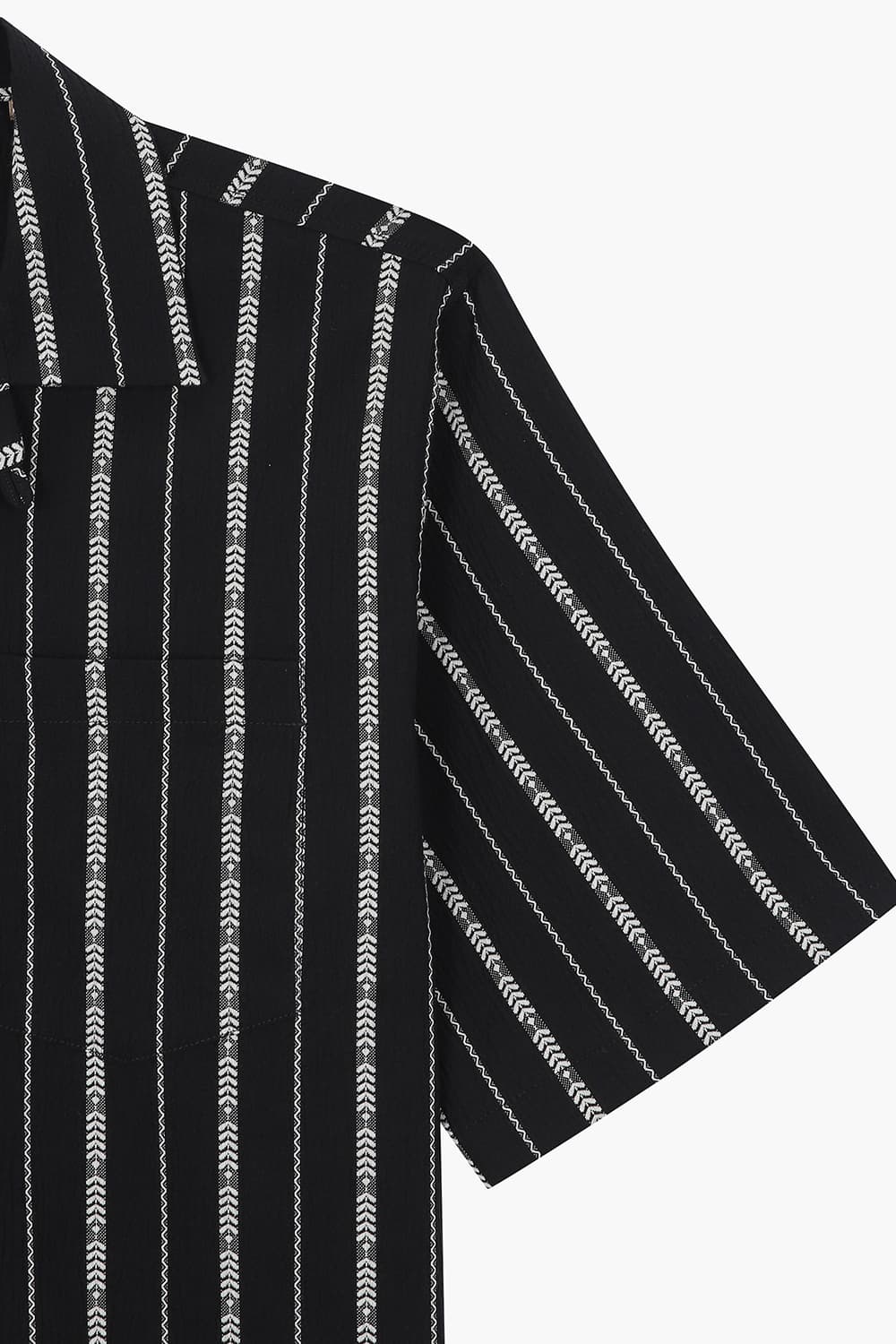 코튼 일러스트 스프라이프 테일러드 카라 106 블랙 반소매 셔츠