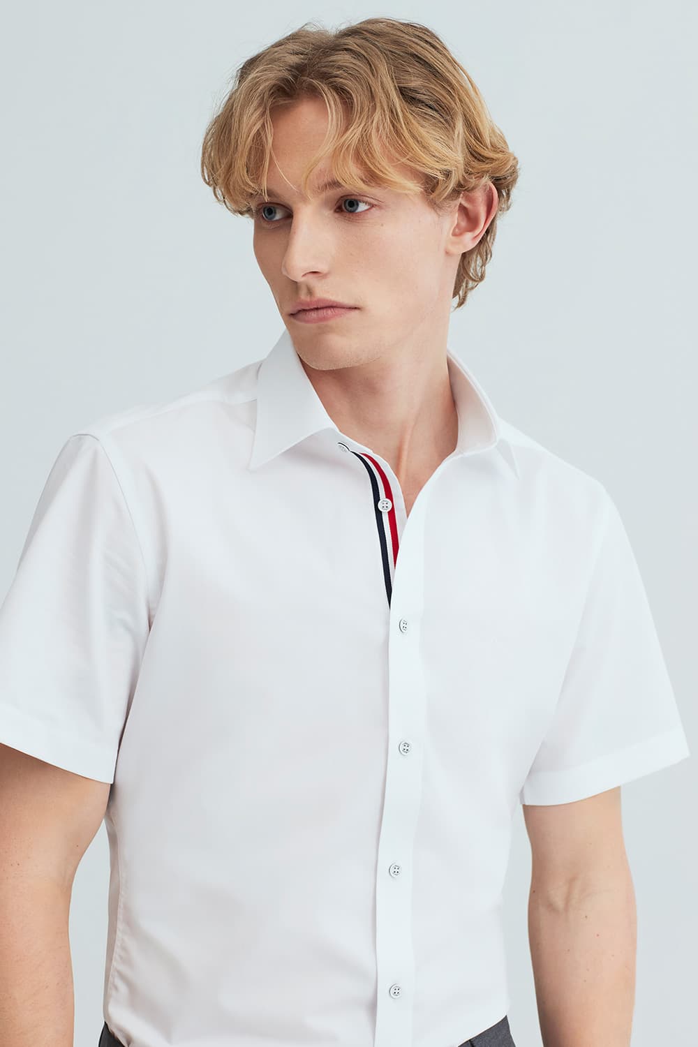 카라 루프탭 트리콜로르 951 컴포터블 반팔 셔츠 화이트 SE6MM22HS951SWH